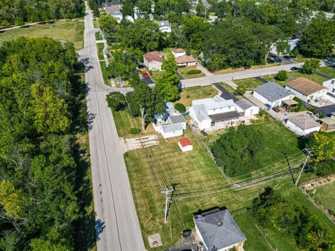 View/Area - 901 E Babcock Ave, Addison, IL 60101 photo 4 of 6