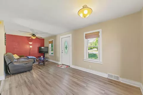 Living - 901 E Babcock Ave, Addison, IL 60101 photo 2 of 4