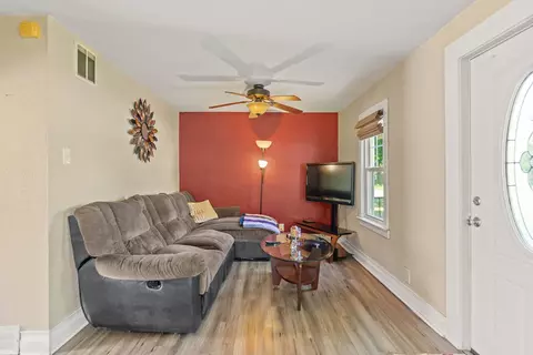 Living - 901 E Babcock Ave, Addison, IL 60101 photo 1 of 4