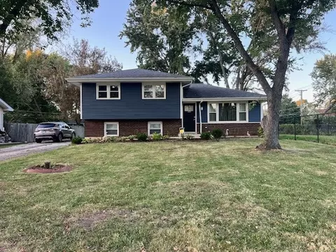 29 W034 Lester St, West Chicago, IL 60185