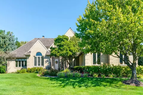 21560 W Hampshire Pl, Mundelein, IL 60060