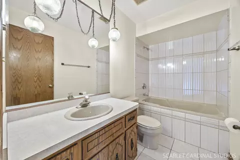 Bath - 8214 45th St, Lyons, IL 60534 photo 1 of 3