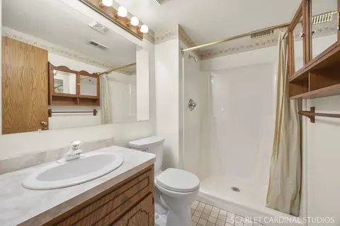 Bath - 8214 45th St, Lyons, IL 60534 photo 3 of 3