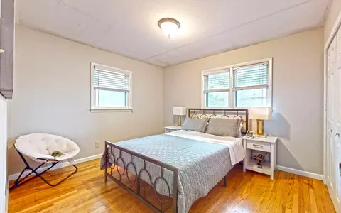 Bedroom - 1607 W William St, Champaign, IL 61821 photo 1 of 1