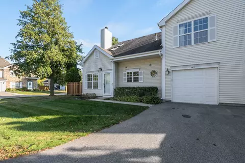 4471 Brighton Ct, Gurnee, IL 60031