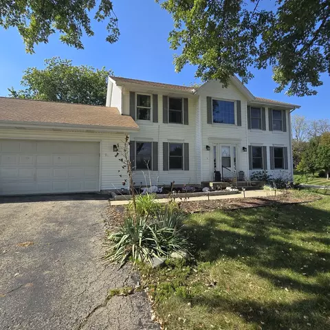 8638 N Finch Ln, Byron, IL 61010