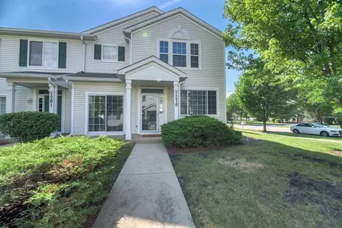 2279 Reflections Dr, Aurora, IL 60502 photo 4