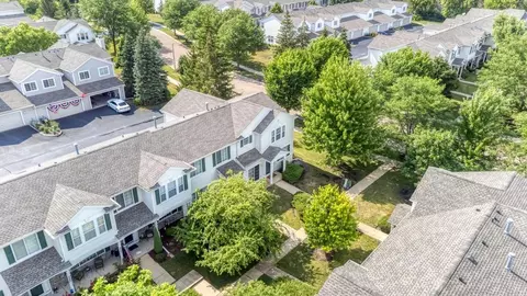 2279 Reflections Dr, Aurora, IL 60502