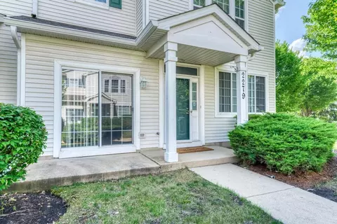 2279 Reflections Dr, Aurora, IL 60502 photo 5