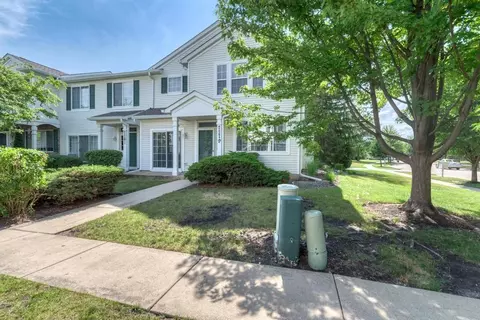 2279 Reflections Dr, Aurora, IL 60502 photo 3