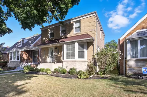 8223 S Sawyer Ave, Chicago, IL 60652