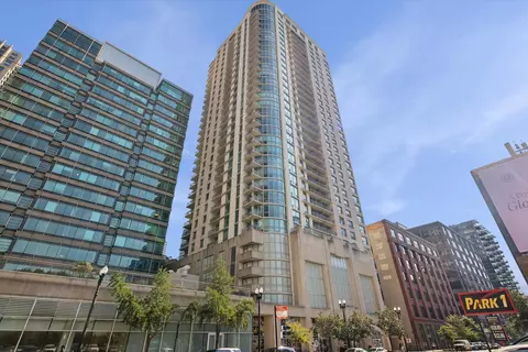 125 S Jefferson St #2806, Chicago, IL 60661