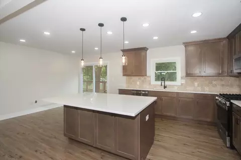Kitchen - 6212 Meyer Rd, Marengo, IL 60152 photo 4 of 4