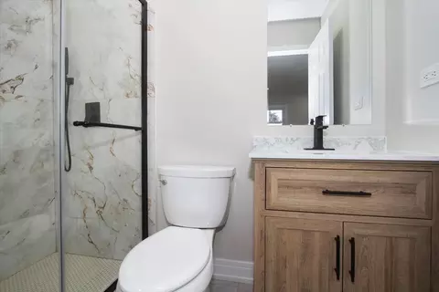 Bath - 6212 Meyer Rd, Marengo, IL 60152 photo 1 of 3