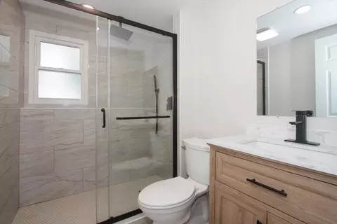Bath - 6212 Meyer Rd, Marengo, IL 60152 photo 3 of 3