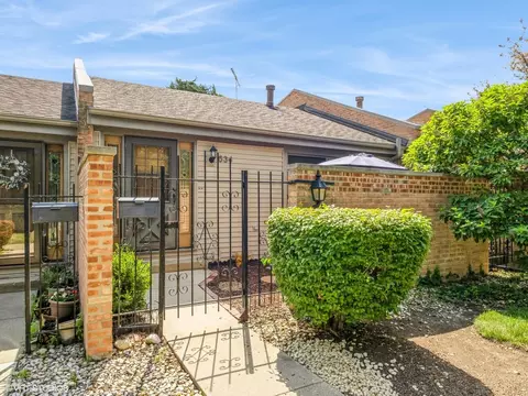 Exterior - 534 E Main St, Barrington, IL 60010 photo 1 of 2