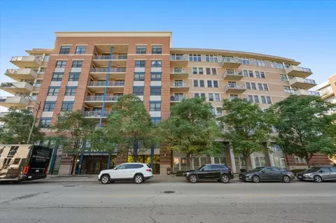 511 W Division St #607, Chicago, IL 60610