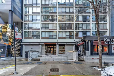 230 E Ontario St #805, Chicago, IL 60611