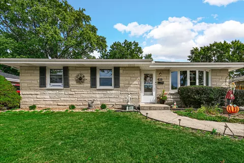 1210 Hosmer St, Joliet, IL 60435