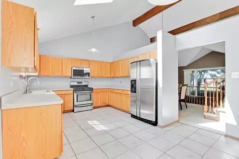 Kitchen - 663 Primrose Ln, Matteson, IL 60443 photo 2 of 2