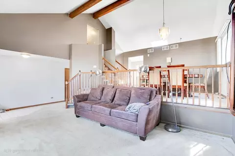 Living - 663 Primrose Ln, Matteson, IL 60443 photo 3 of 6