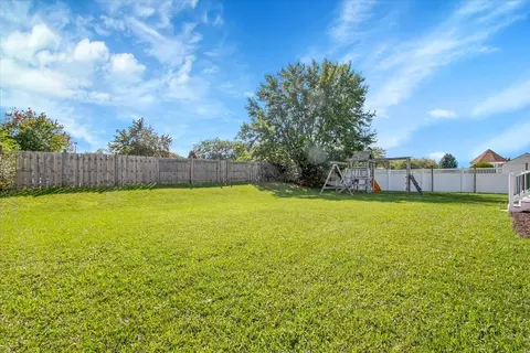 Exterior - 663 Primrose Ln, Matteson, IL 60443 photo 6 of 8
