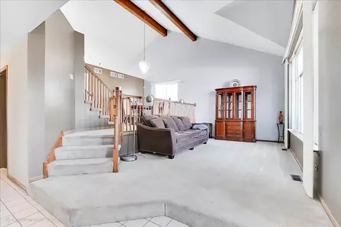Living - 663 Primrose Ln, Matteson, IL 60443 photo 2 of 6