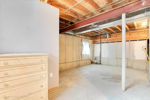 Bedroom - 663 Primrose Ln, Matteson, IL 60443 photo 9 of 9