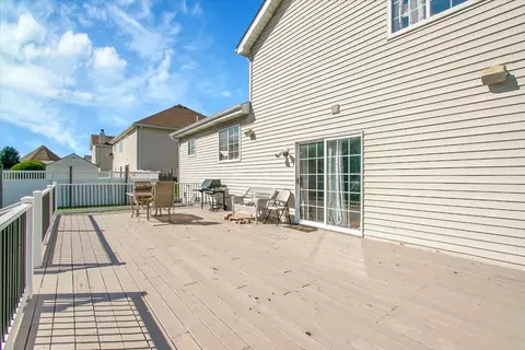 Exterior - 663 Primrose Ln, Matteson, IL 60443 photo 8 of 8