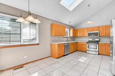 Kitchen - 663 Primrose Ln, Matteson, IL 60443 photo 1 of 2