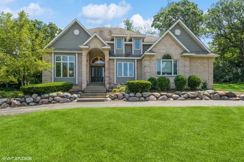 7310 Hillside Dr, Spring Grove, IL 60081
