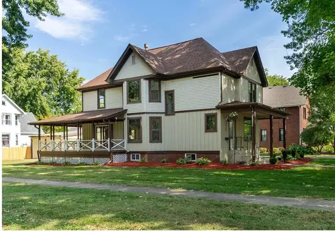 1110 5th St, Mendota, IL 61342