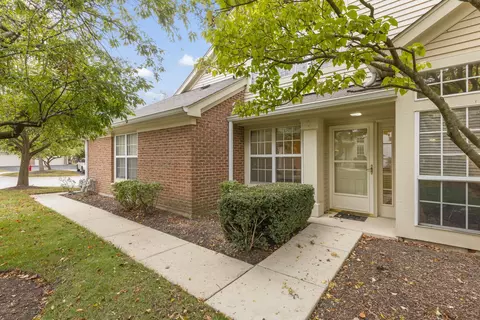 30 W012 Mayfair Ct, Warrenville, IL 60555