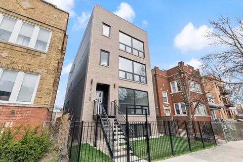 4920 N Whipple St #3, Chicago, IL 60625