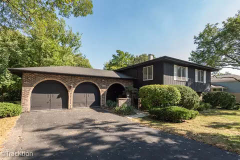 7801 Pine Pkwy, Darien, IL 60561