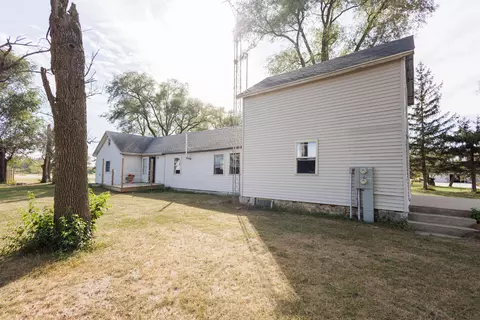 Exterior - 2060 W 5000s Rd, Chebanse, IL 60922 photo 3 of 19