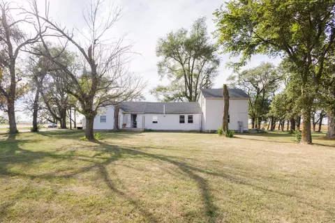 Exterior - 2060 W 5000s Rd, Chebanse, IL 60922 photo 2 of 19