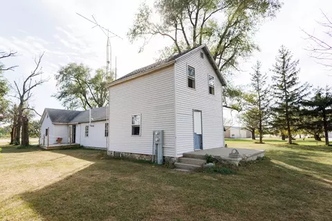 Exterior - 2060 W 5000s Rd, Chebanse, IL 60922 photo 10 of 19