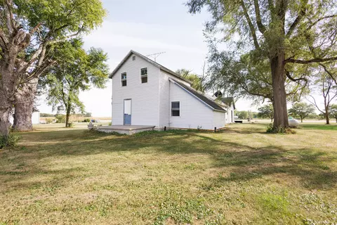 Exterior - 2060 W 5000s Rd, Chebanse, IL 60922 photo 4 of 19