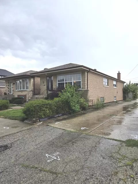 5914 S Meade Ave, Chicago, IL 60638