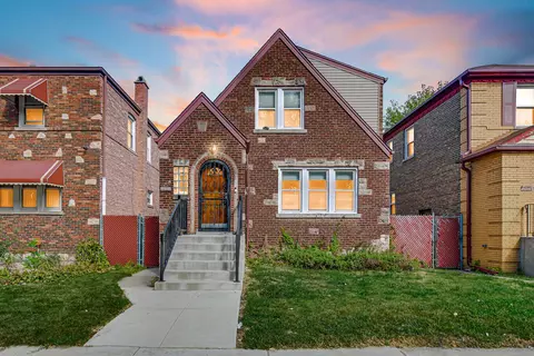 2418 W 83rd St, Chicago, IL 60652