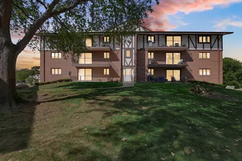 10845 S 84th Ave #2B, Palos Hills, IL 60465