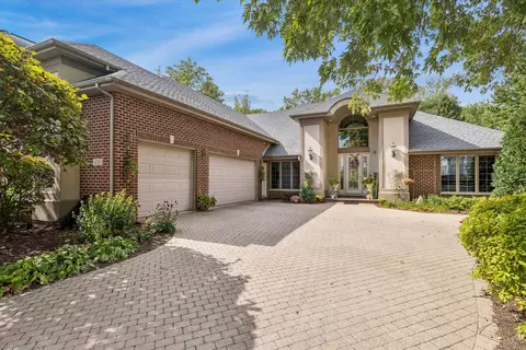 430 Shadow Creek Dr, Palos Heights, IL 60463