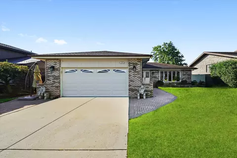 6251 Bret Dr, Oak Forest, IL 60452