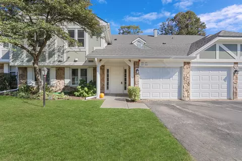 215 Coventry Cir #215, Vernon Hills, IL 60061
