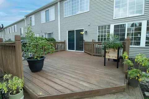 Exterior - 1223 Summersweet Ln, Bartlett, IL 60103 photo 4 of 5