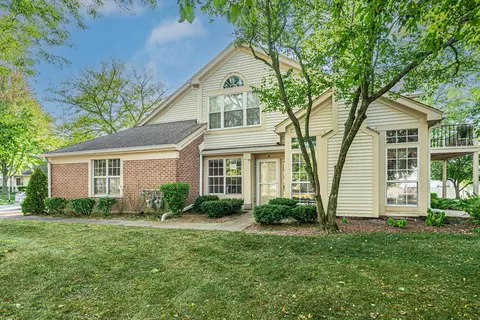 330 Ashford Cir #4, Bartlett, IL 60103