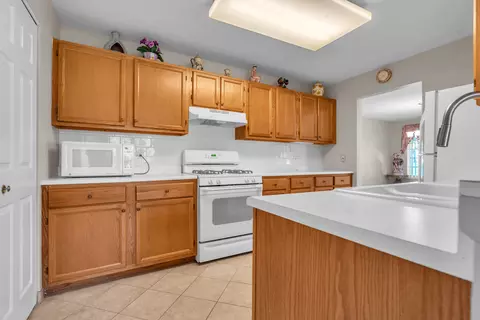 330 Ashford Cir #4, Bartlett, IL 60103 photo 7