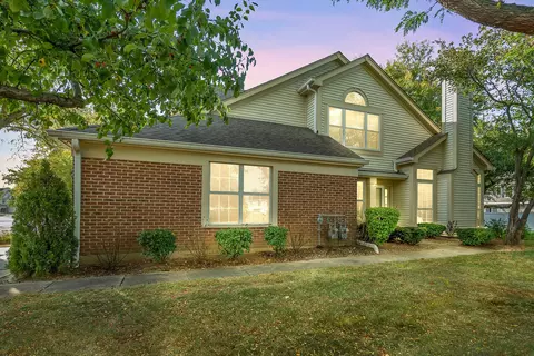 330 Ashford Cir #4, Bartlett, IL 60103 photo 2