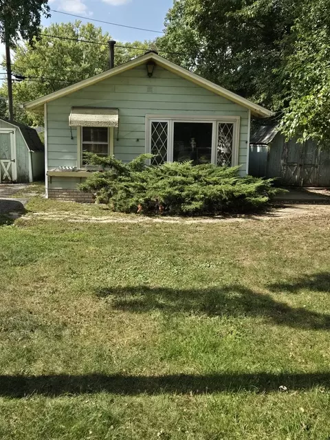 108 Mayfield Ave, Crystal Lake, IL 60014